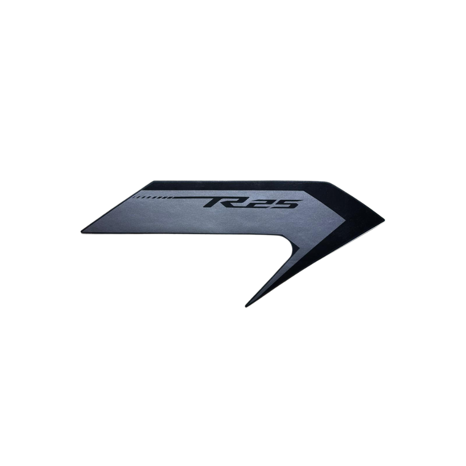 Yamaha R25 2025 2026 Sağ Grenaj Sticker Siyah Orijinal BRE-F8394-10